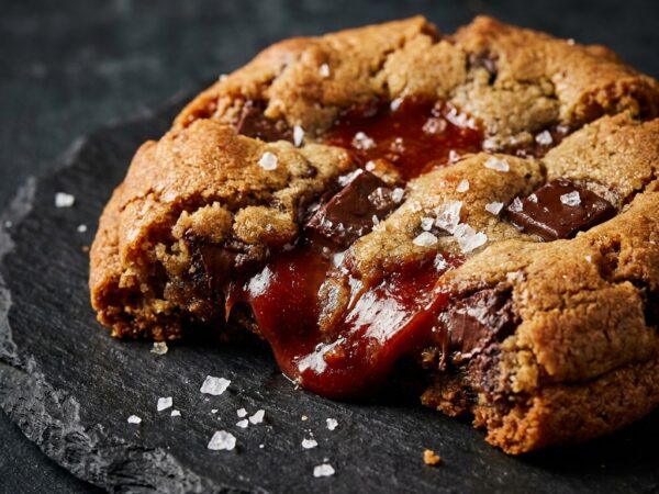 Crispy Gochujang Salted Caramel Cookies: A Modern Swicy Twist